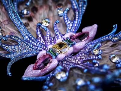 ARTIST’S JEWELLERY Christie's exhibition of Wallace Chan Jewellery comes to London